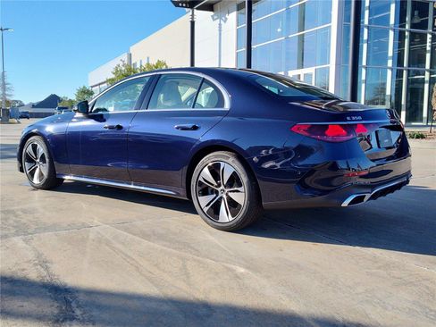 New 2026 Mercedes-Benz E 350 4MATIC Sedan image 3