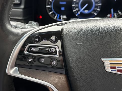 Used 2017 Cadillac Escalade Luxury image 16