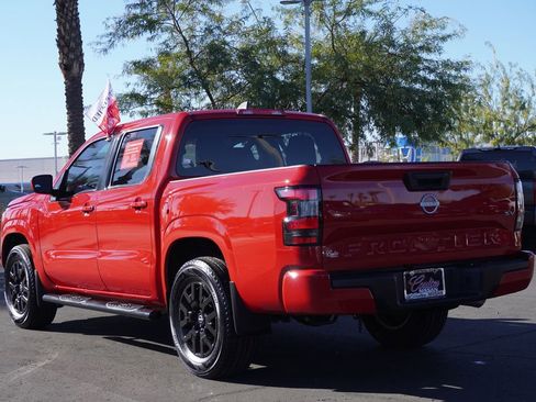 Certified 2022 Nissan Frontier SV image 3