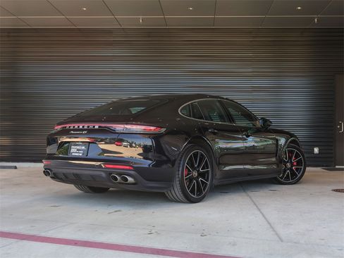 Certified 2022 Porsche Panamera 4S w/ Premium Package image 7