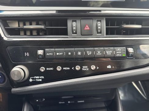 Used 2022 Lexus ES 300h image 23