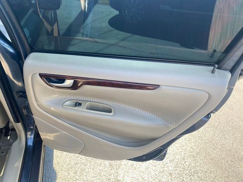 Used 2007 Volvo XC70 image 22