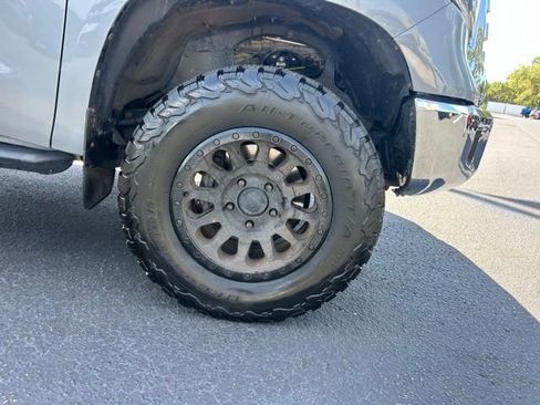 Used 2020 Toyota Tundra Limited w/ Limited Premium Package AWD/4WD image 8