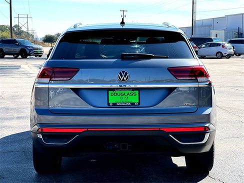 Used 2022 Volkswagen Atlas Cross Sport SE image 7