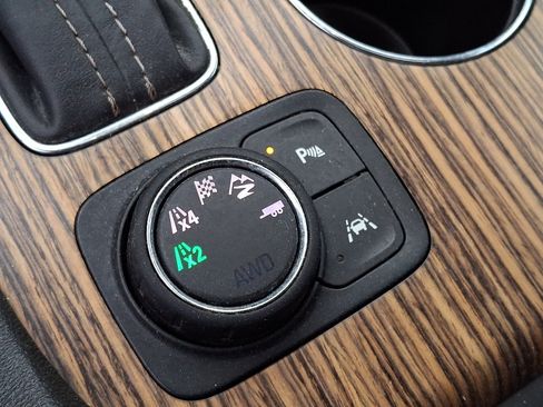 Certified 2019 GMC Acadia Denali w/ Technology Package AWD/4WD image 24
