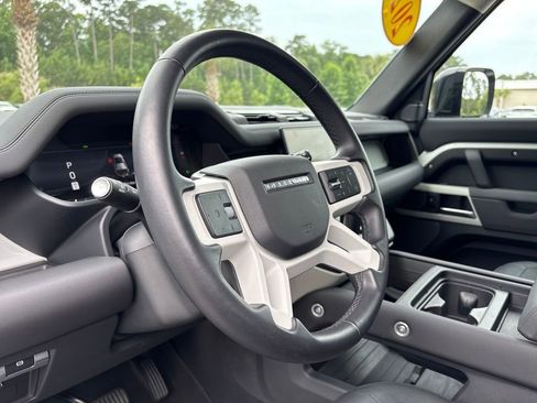 Used 2024 Land Rover Defender 110 SE AWD/4WD image 5
