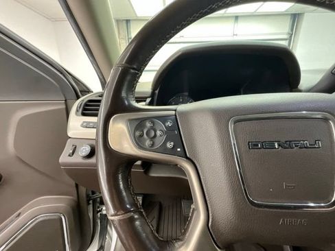 Used 2019 GMC Yukon XL Denali w/ Denali Ultimate Package AWD/4WD image 19