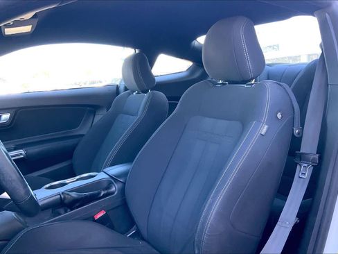 Used 2018 Ford Mustang Coupe image 7