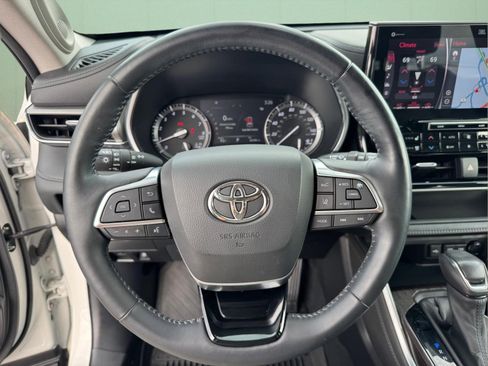 Used 2021 Toyota Highlander Platinum AWD/4WD image 21