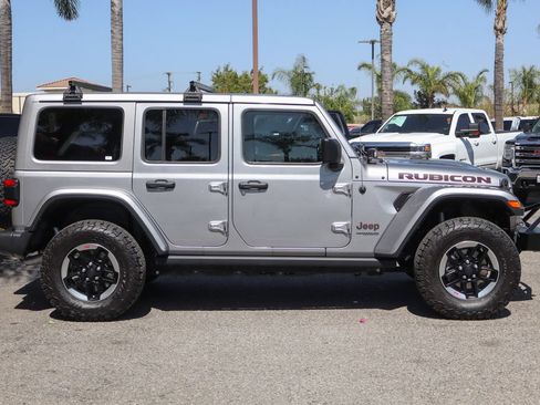 Used 2018 Jeep Wrangler Unlimited Rubicon w/ LED Lighting Group AWD/4WD image 10