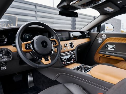 Used 2025 Rolls-Royce Spectre w/ Spectre Launch Package image 2