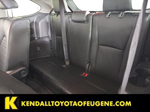 Used 2022 Toyota Highlander XLE AWD/4WD image 21