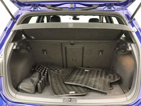 Used 2017 Volkswagen Golf R 4-Door image 19