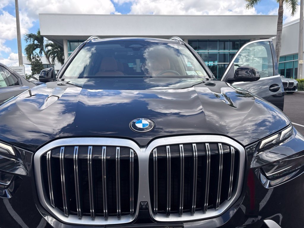 Certified 2024 BMW X7 xDrive40i w/ Climate Comfort Package AWD/4WD image 9