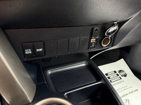 Used 2014 Toyota RAV4 XLE AWD/4WD image 36