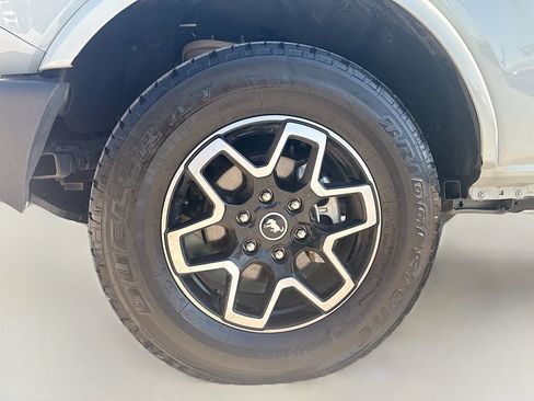 Used 2023 Ford Bronco Outer Banks AWD/4WD image 30