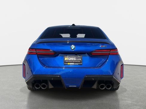 Used 2025 BMW M5 w/ Carbon Package AWD/4WD image 4