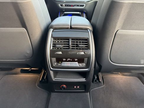 Used 2025 BMW X7 xDrive40i AWD/4WD image 23
