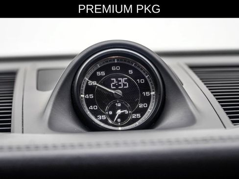 Used 2023 Porsche Macan Turbo AWD/4WD image 29