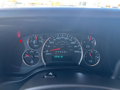 Used 2023 Chevrolet Express 2500 w/ Driver Convenience Package image 21