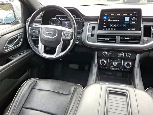 Used 2021 GMC Yukon XL SLT w/ SLT Luxury Plus Package image 14