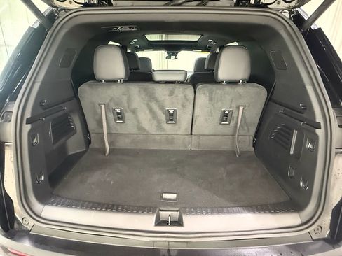 Used 2024 Chevrolet Traverse LT w/ Enhanced Driving Package image 16