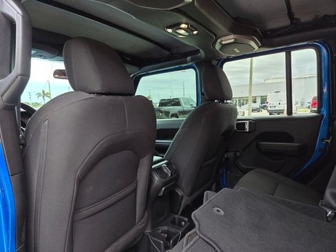 Used 2022 Jeep Gladiator Sport AWD/4WD image 23