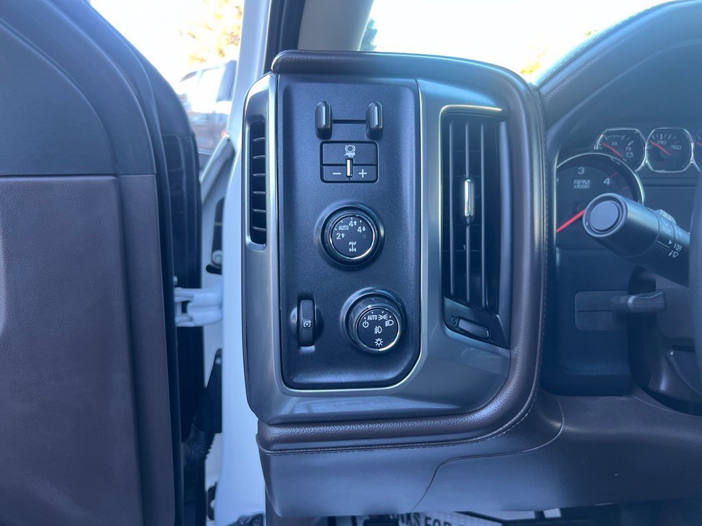 Used 2015 GMC Sierra 1500 SLT w/ SLT Crew Cab Value Package AWD/4WD image 15