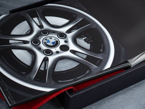 Used 2002 BMW Z8 RWD image 46