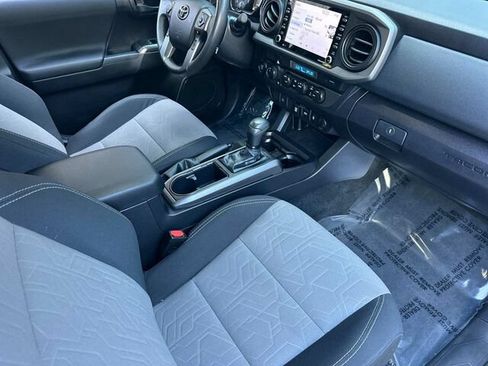 Used 2021 Toyota Tacoma TRD Off-Road AWD/4WD image 17