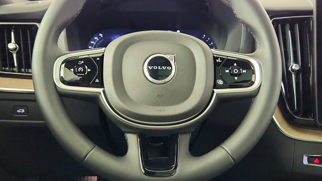 Used 2026 Volvo XC60 B5 Plus w/ Protection Package Premier AWD/4WD image 25