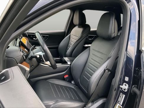 Used 2023 Mercedes-Benz GLC 300 4MATIC image 7