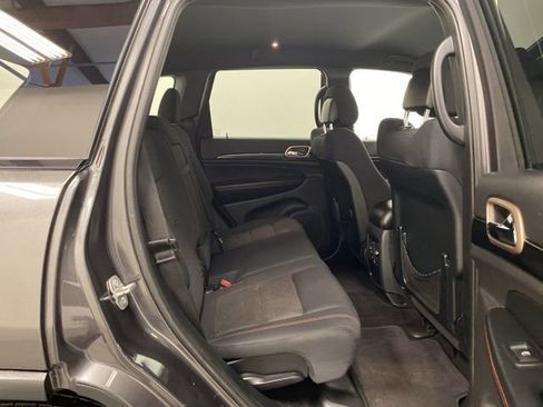 Used 2016 Jeep Grand Cherokee Laredo 75th Anniversary image 24