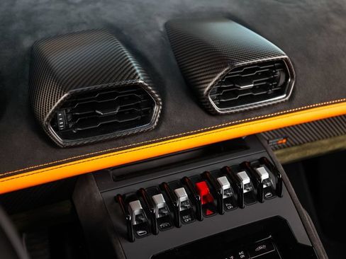 Used 2024 Lamborghini Huracan Sterrato AWD/4WD image 41