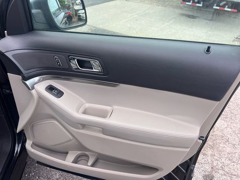 Used 2013 Ford Explorer FWD image 16