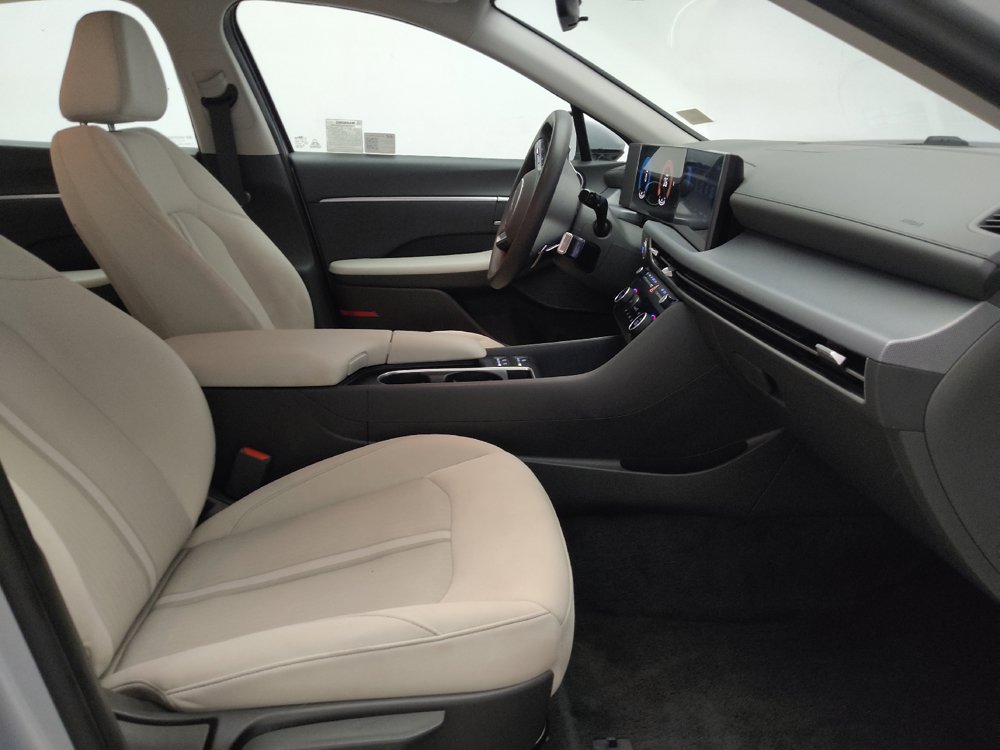 Used 2025 Hyundai Sonata SEL FWD image 21