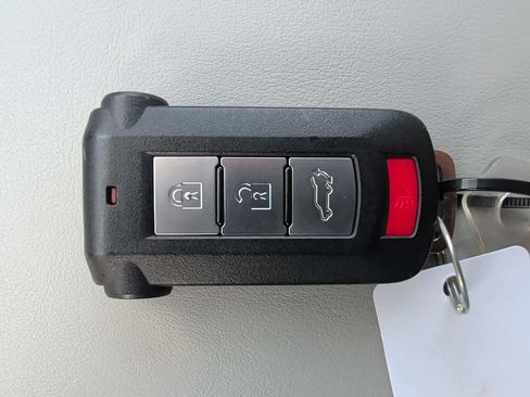 Used 2019 Mitsubishi Outlander SEL AWD/4WD image 19