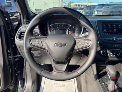 Used 2023 Chevrolet Equinox RS AWD/4WD image 14