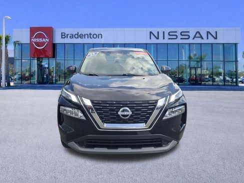 Used 2023 Nissan Rogue SV FWD image 2