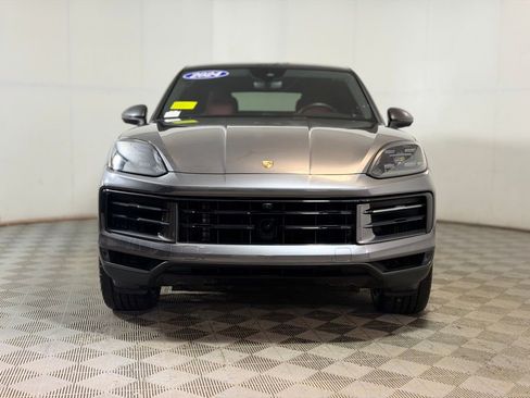 Used 2024 Porsche Cayenne Coupe image 9