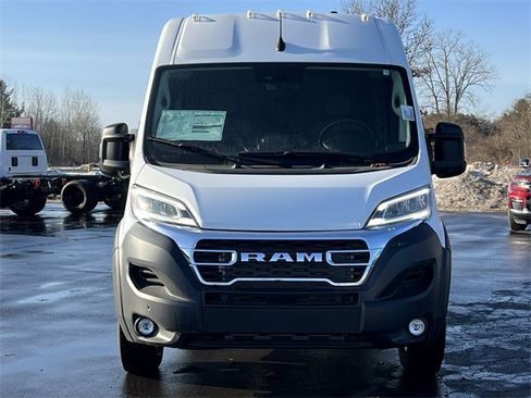New 2024 RAM ProMaster 3500 w/ Quick Order Package 22G SLT image 44