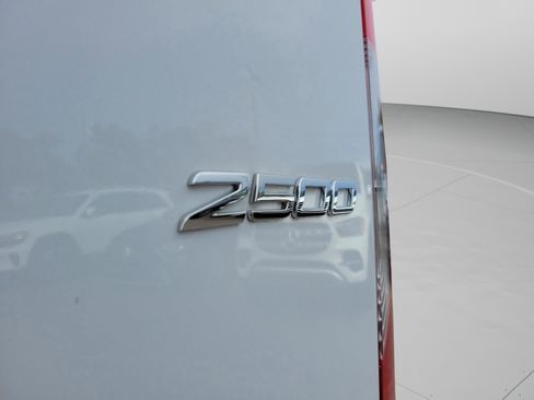 Used 2025 Mercedes-Benz Sprinter 2500 image 10