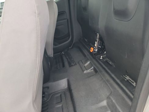 Used 2020 Chevrolet Colorado W/T RWD image 11