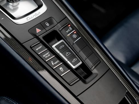 Used 2015 Porsche 911 Turbo S image 58