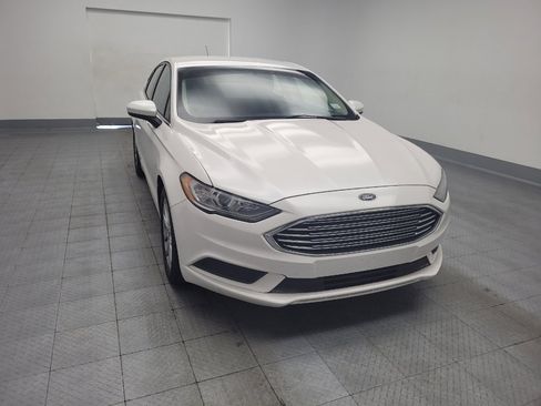 Used 2017 Ford Fusion SE w/ Fusion SE Technology Package FWD image 14