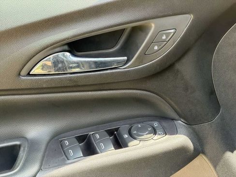 Used 2020 Chevrolet Equinox LT FWD image 14