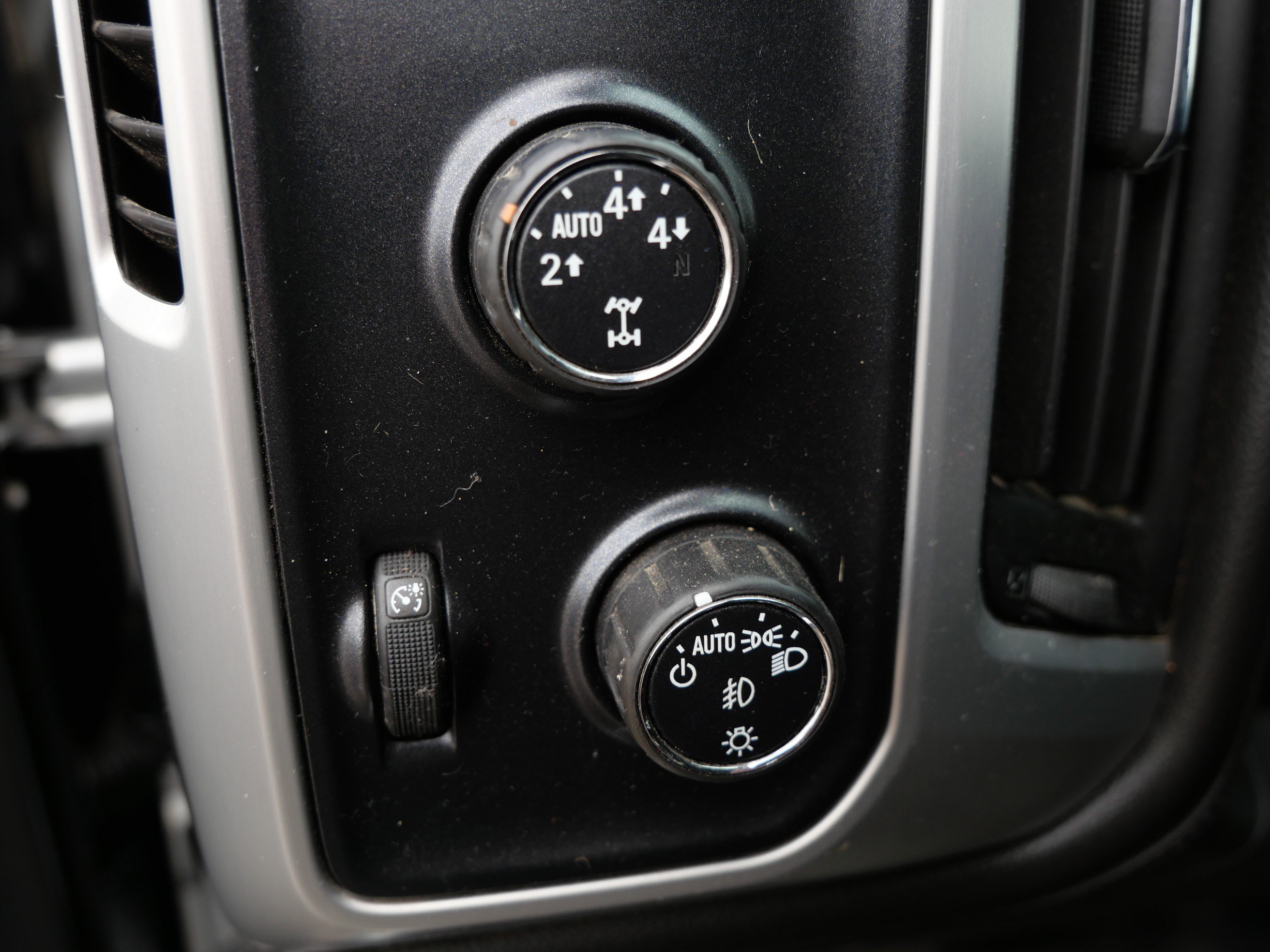 Used 2014 GMC Sierra 1500 SLE w/ SLE Value Package AWD/4WD image 23