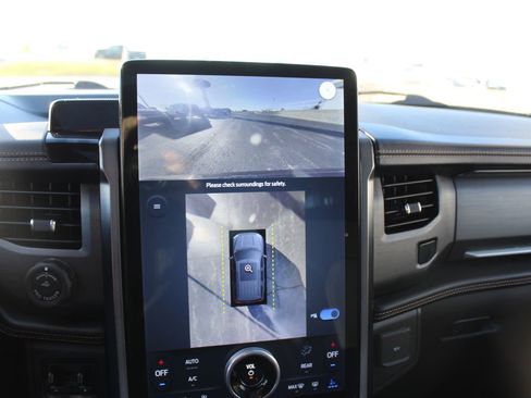 Used 2023 Ford Expedition Platinum image 34