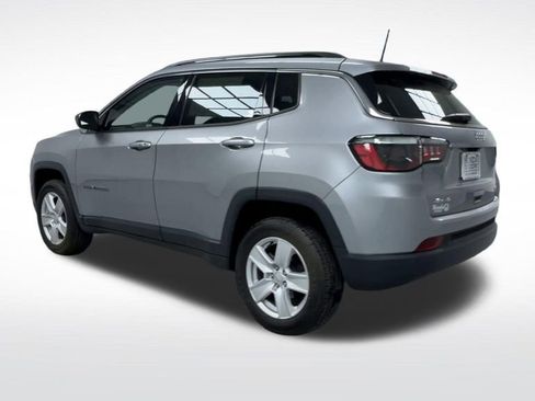 Used 2022 Jeep Compass Latitude w/ Convenience Group AWD/4WD image 9