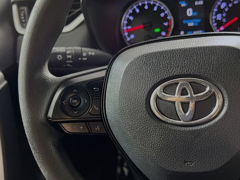 Used 2020 Toyota RAV4 XLE FWD image 19